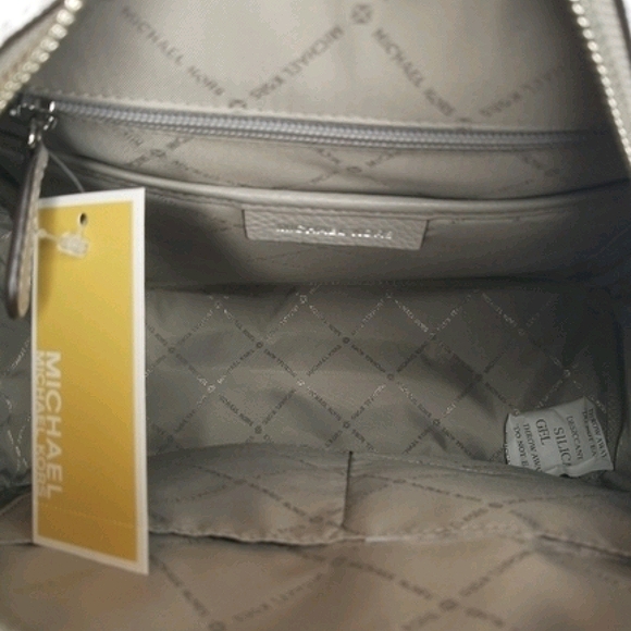 2 pcs Michael Kors Backpack + Wristlet wallet only - Picture 4 of 11
